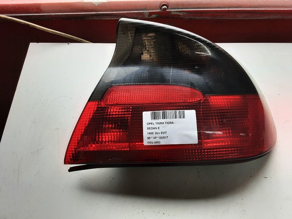 FEU ARRIÈRE DROIT Opel Tigra (75) (01-1994/12-2000), Utilisé, Rue de l'Espoir 34 34
4030  GRIVEGNÉE, BE, Info@Collignon.be, Opel