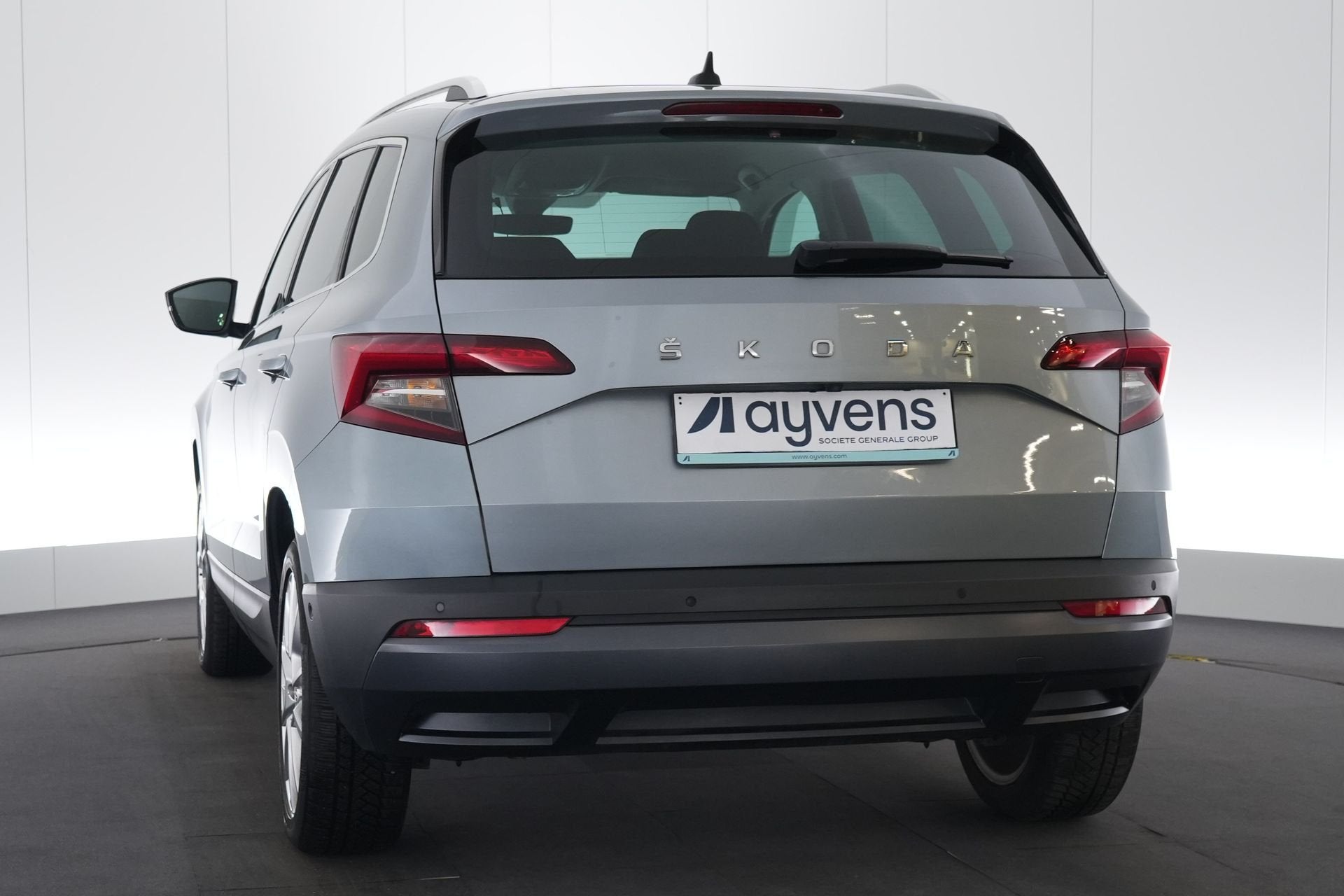 (2AXB474) SKODA KAROQ, Autos, Cuir, Argent ou Gris, Achat, Entreprise