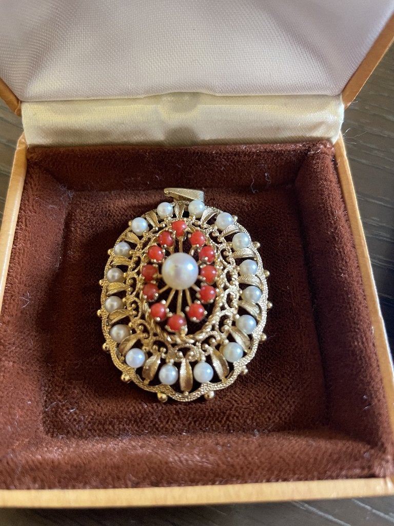 Pendentif or, perles fines et pierres de corail, Ophalen, Zo goed als nieuw, Met edelsteen, Goud