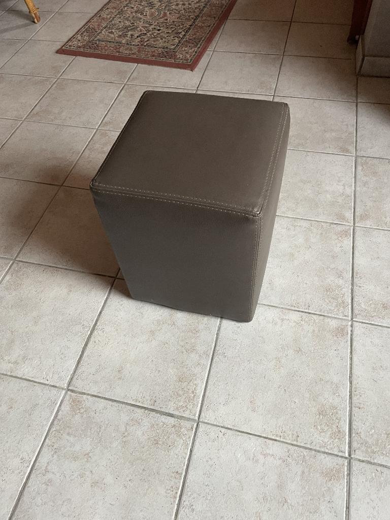 Pouf gris, Synthétique, Enlèvement, Moins de 50 cm, Moins de 50 cm