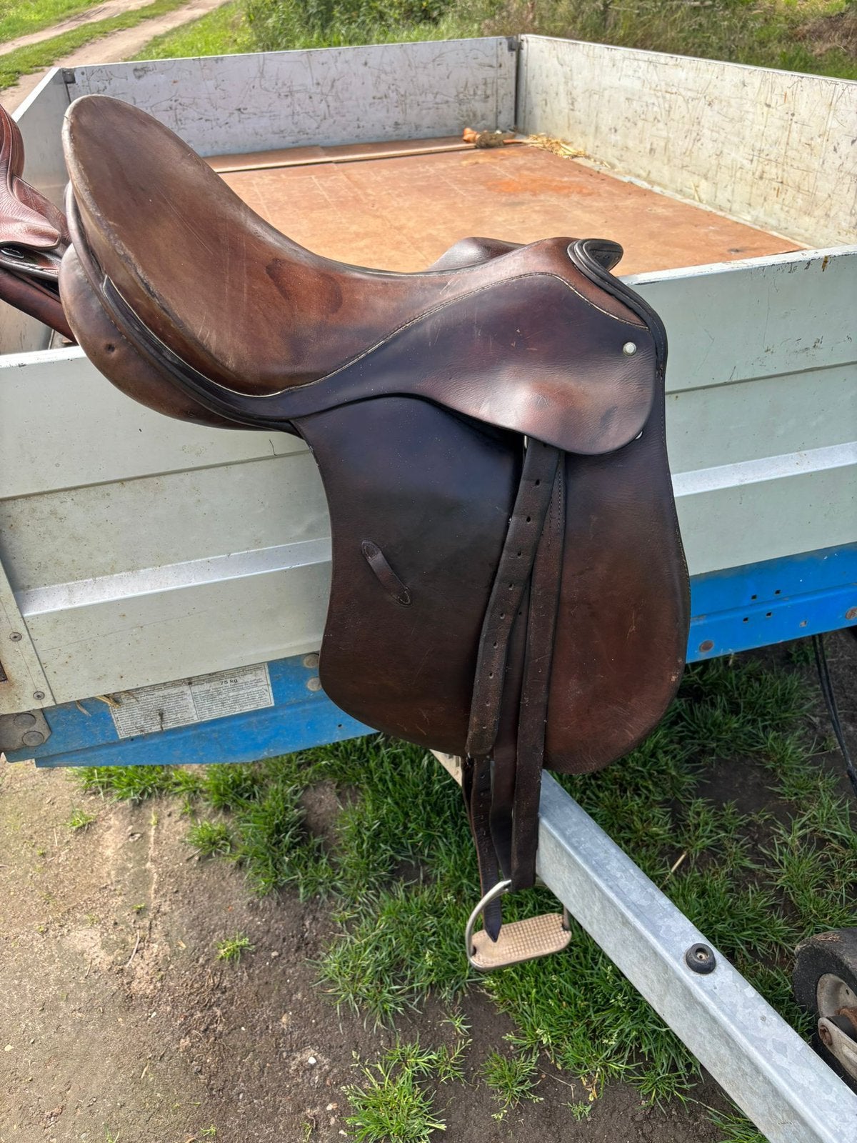 Selle de saut et de dressage, Animaux & Accessoires, Enlèvement, Comme neuf, Prestige, Dressage