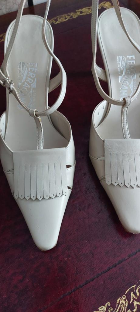 Salvatore Ferragamo schoenen, Enlèvement