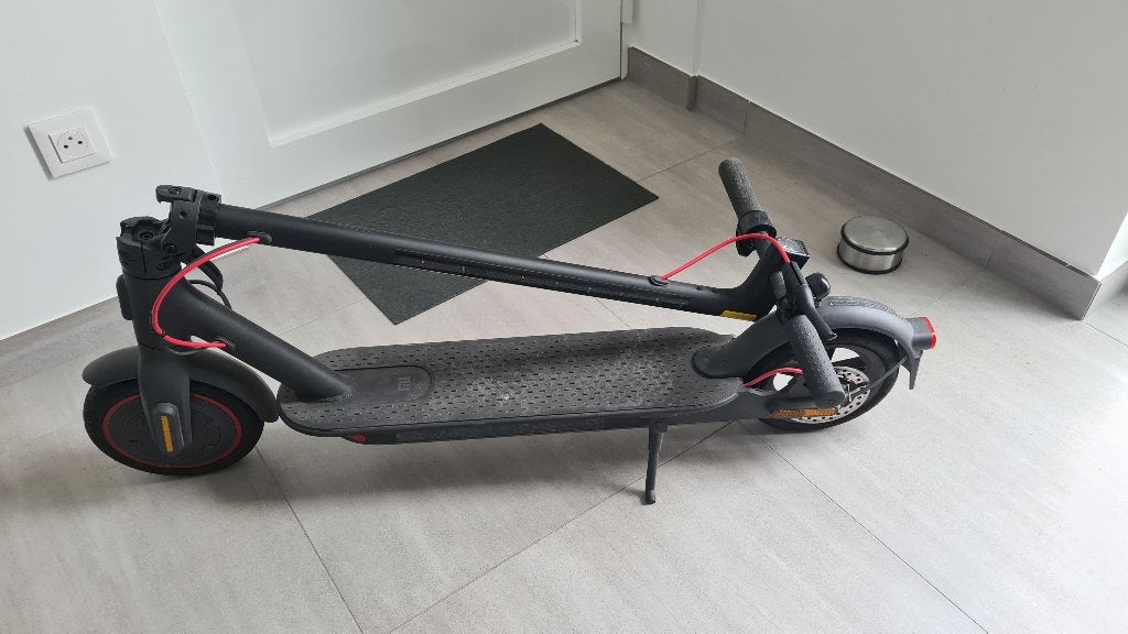 Trotinette électrique Xiaomi Mi Pro 2 avec accessoires, Vélos & Vélomoteurs, Trottinettes, Enlèvement, Utilisé, Step électrique (E-scooter)