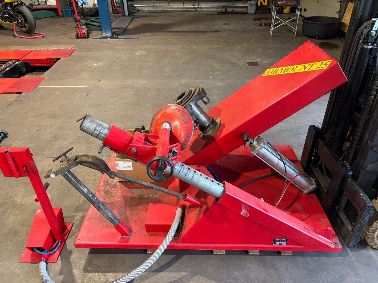 Machine à pneus pour camions, Enlèvement, Utilisé