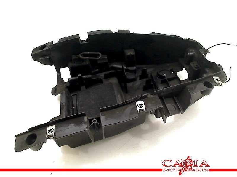 ACHTERSPATBORD BINNEN DEEL Aprilia (B044265), Motoren, Dhr. S. di Majo, Gebruikt, Info@cama-motorparts.nl, P.J. Troelstraweg 8 8
3144 CX  MAASSLUIS, NL