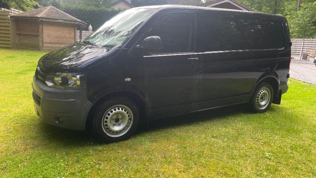 VW TRANSPORTER 140PK 6 VIT AIRCO, Auto's, Bestelwagens en Lichte vracht, Voorwielaandrijving, Stof, Schuifdeur, Volkswagen