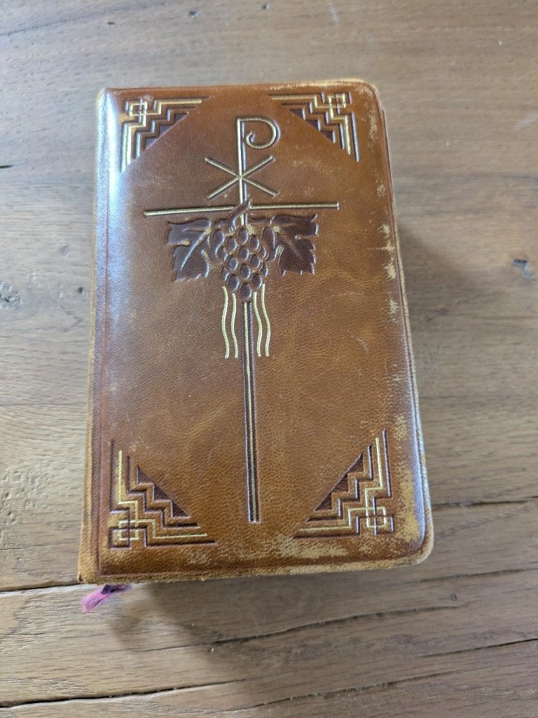 Livre de messe et de vêpres en latin néerlandais de 1948, Enlèvement