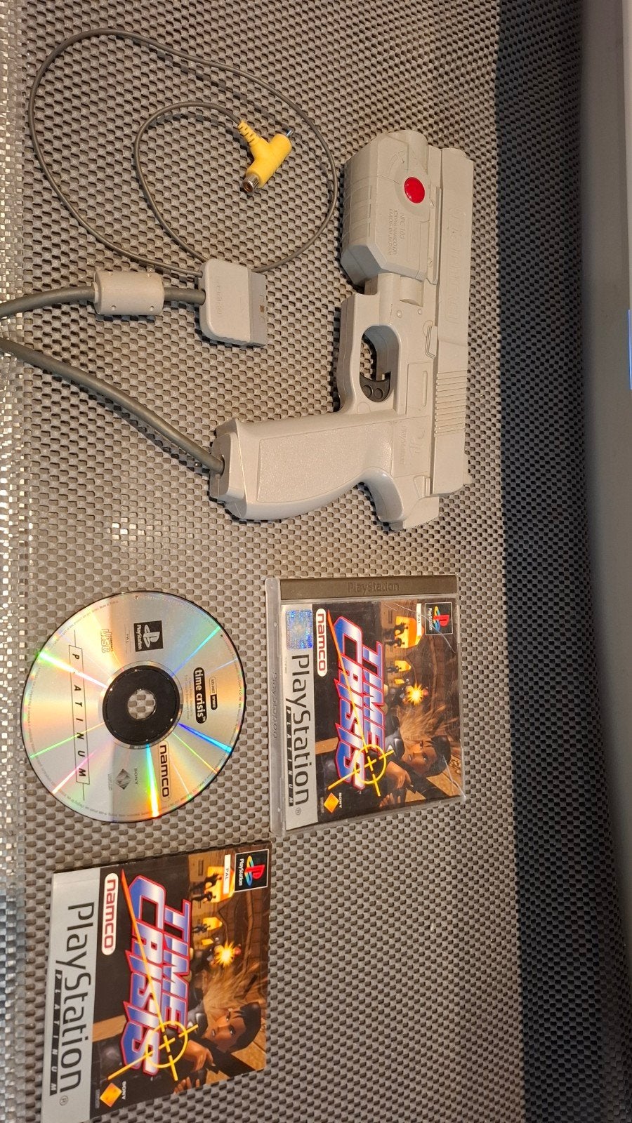 Time Crisis PlayStation 1 + Gun en bonne état, Consoles de jeu & Jeux vidéo, Jeux | Sony PlayStation 1, Enlèvement ou Envoi