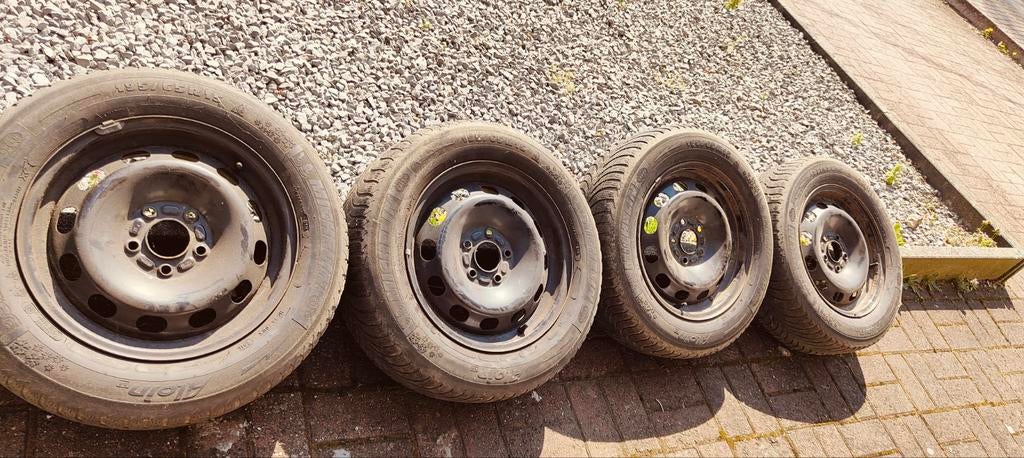 4 roues avec pneus Michelin alpin 195 / 65 R15, Auto-onderdelen, Banden en Velgen, Ophalen, Band(en)
