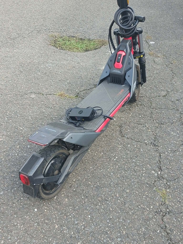 elektrische step  Segway-Ninebot Kickscooter ZT3 Pro., Fietsen en Brommers, Ophalen, Gebruikt, Elektrische step (E-scooter), Segway-Ninebot Kickscooter ZT3 Pro.