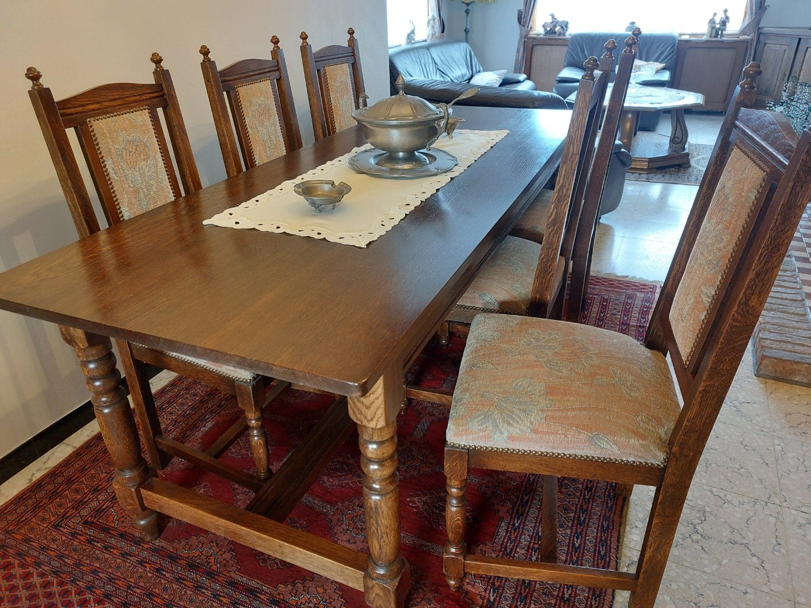 Eettafel met 6 stoelen in volle eik., Ophalen