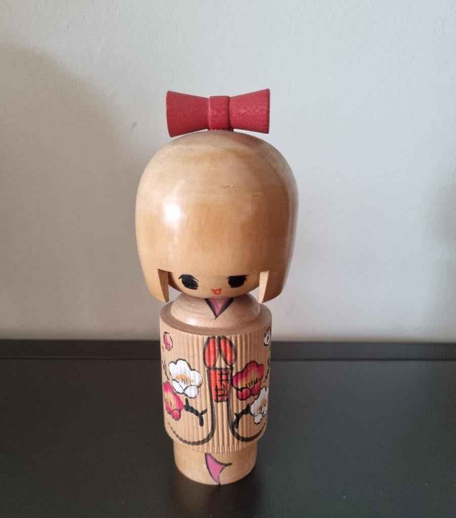 Leuke Kokeshi van Tomio Ishida, Antiek en Kunst, Verzenden