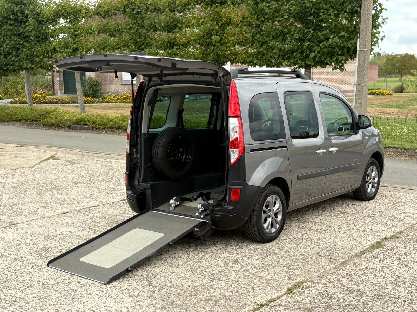 ️️️♿️Renault Kangoo 1.2benzine Rolstoel Invalide TPMR, Auto's, Euro 5, Monovolume, Handgeschakeld, Bedrijf