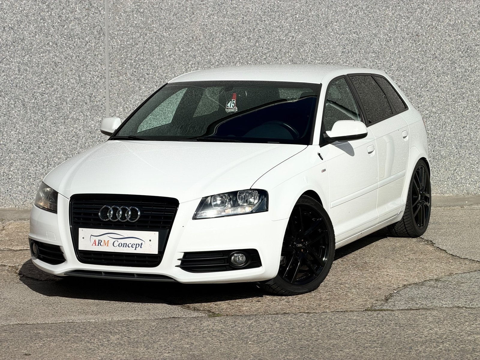Audi A3 1.4 TFSI essence S Line Sportpaket Plus garanti 1 an, Auto's, Euro 5, Zwart, Leder en Stof, Bedrijf