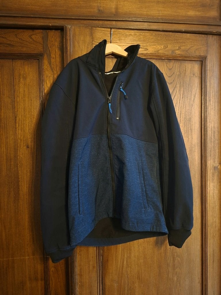 Donkerblauwe H&M softshell jas met kap - Maat 164, Enfants & Bébés, Garçon, H&M, Comme neuf, Enlèvement