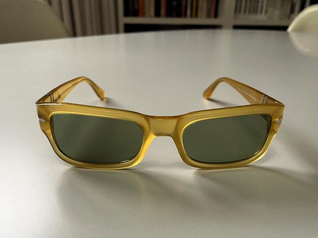 Persol zonnebril, Ophalen of Verzenden, Zo goed als nieuw, Zonnebril