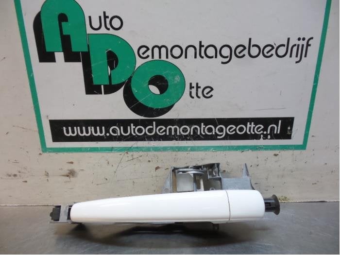 Poignée portière 4portes arrière gauche d'un Citroen C3 (, Autos : Pièces & Accessoires, Carrosserie & Tôlerie, Citroën, Utilisé