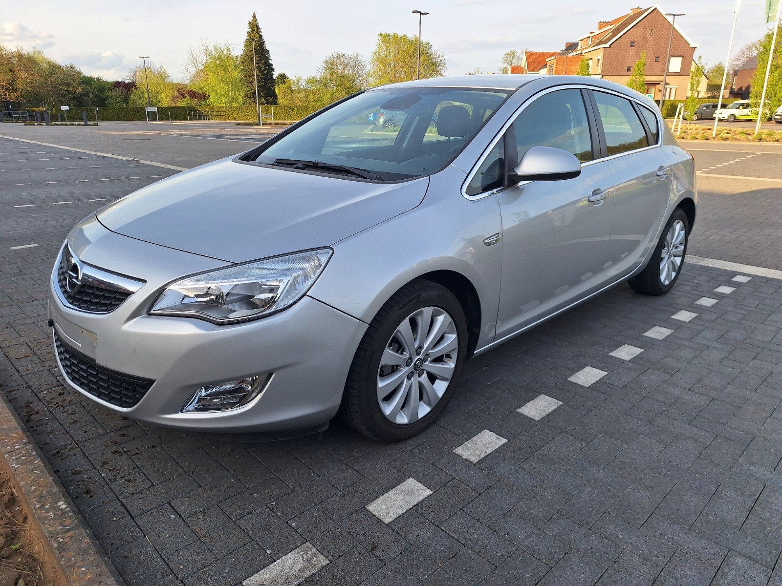 OPEL ASTRA 1.4i 88KW 69000 KM, Auto's, Euro 5, Parkeersensor, Leder en Stof, 5 deurs
