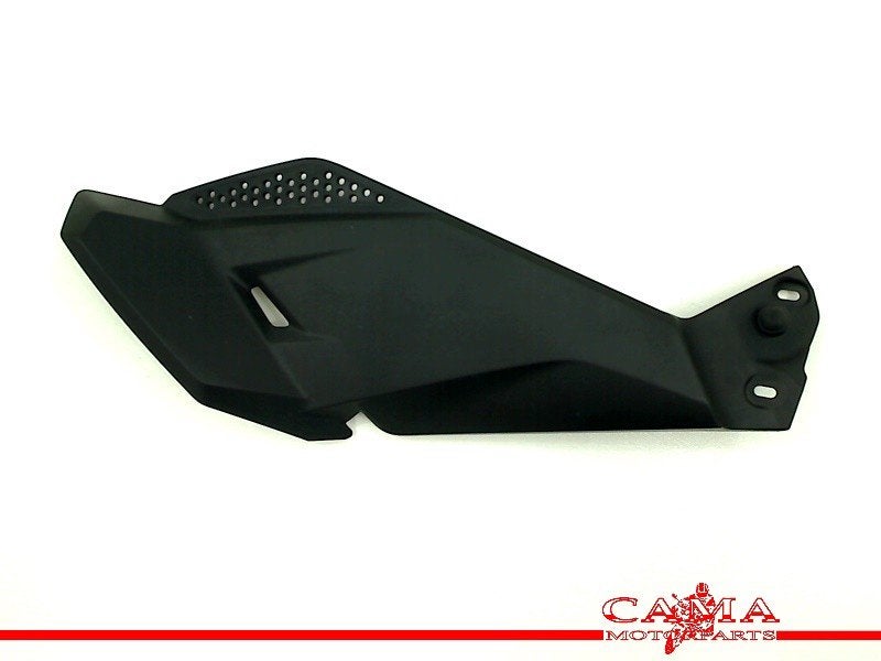 CADRE DE COUVERTURE GAUCHE BMW (46638556637), Motos, Dhr. S. di Majo, Utilisé, Info@cama-motorparts.nl, P.J. Troelstraweg 8 8
3144 CX  MAASSLUIS, NL