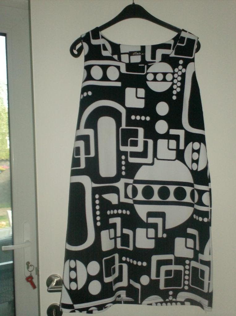 mooie jurk maat 44, Vêtements | Femmes, Taille 42/44 (L), Enlèvement ou Envoi, Klingel, Comme neuf