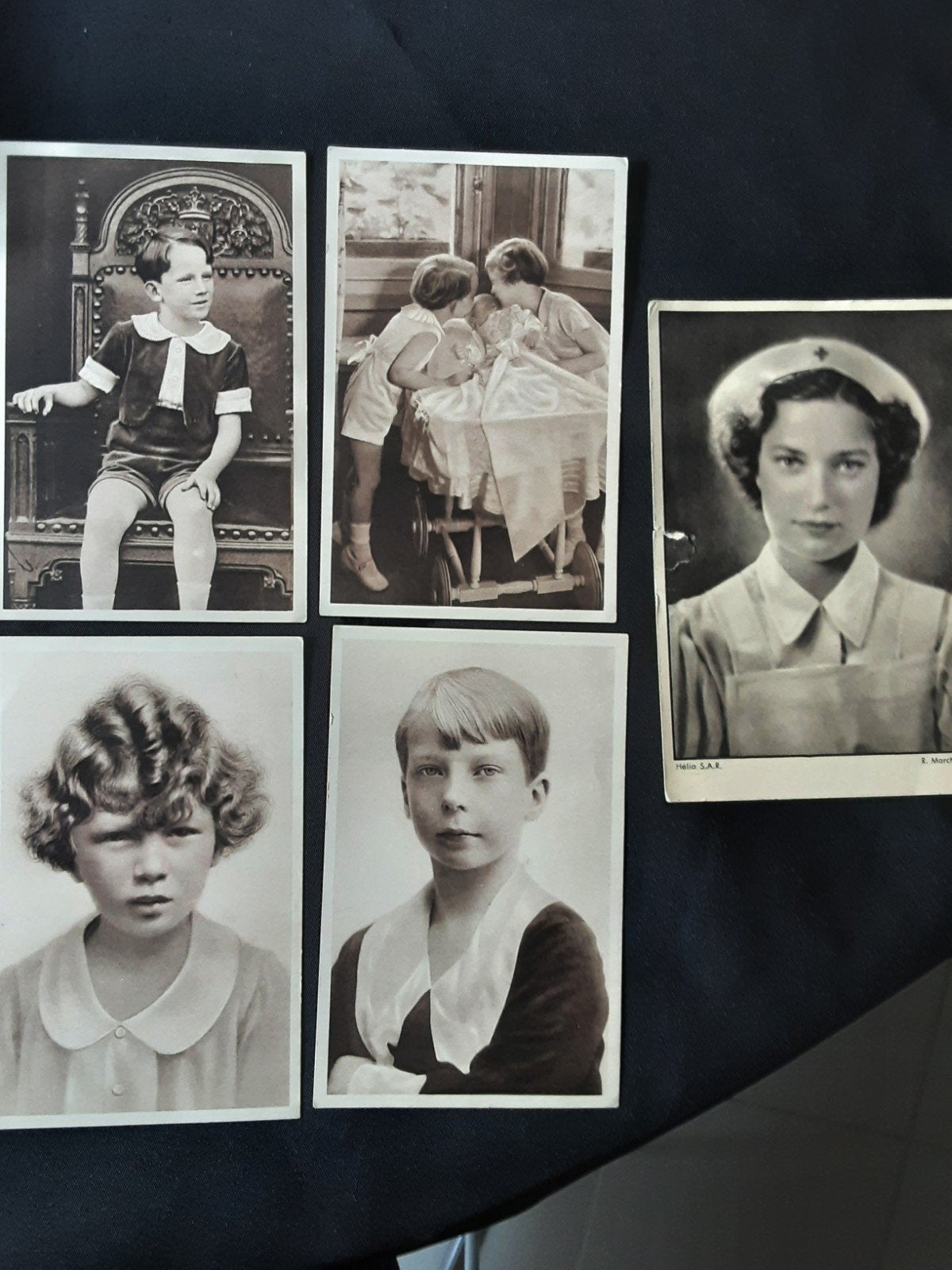 Foto's van de koninklijke familie, Enlèvement ou Envoi, Photo