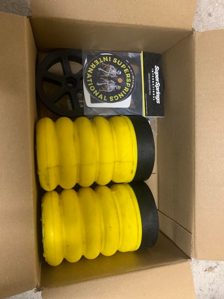 Nieuwe sumospring voor en achter, Caravans en Kamperen, Ophalen, Zo goed als nieuw
