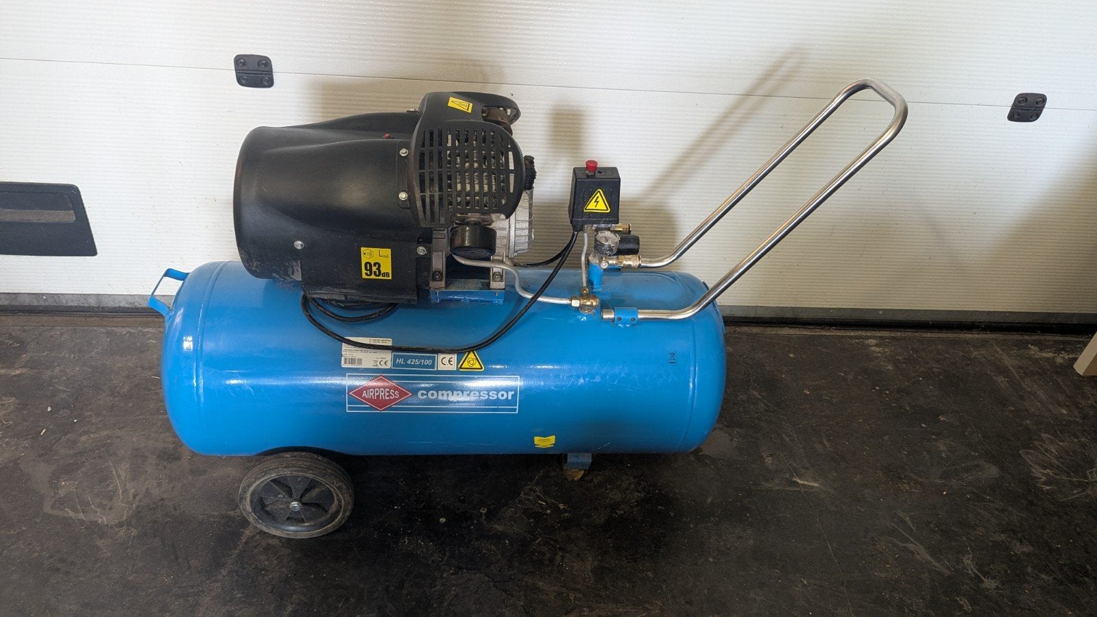 Compresseur Airpress HL 425-100 (100 L/3 HP/230 V) 
Airpress, Enlèvement