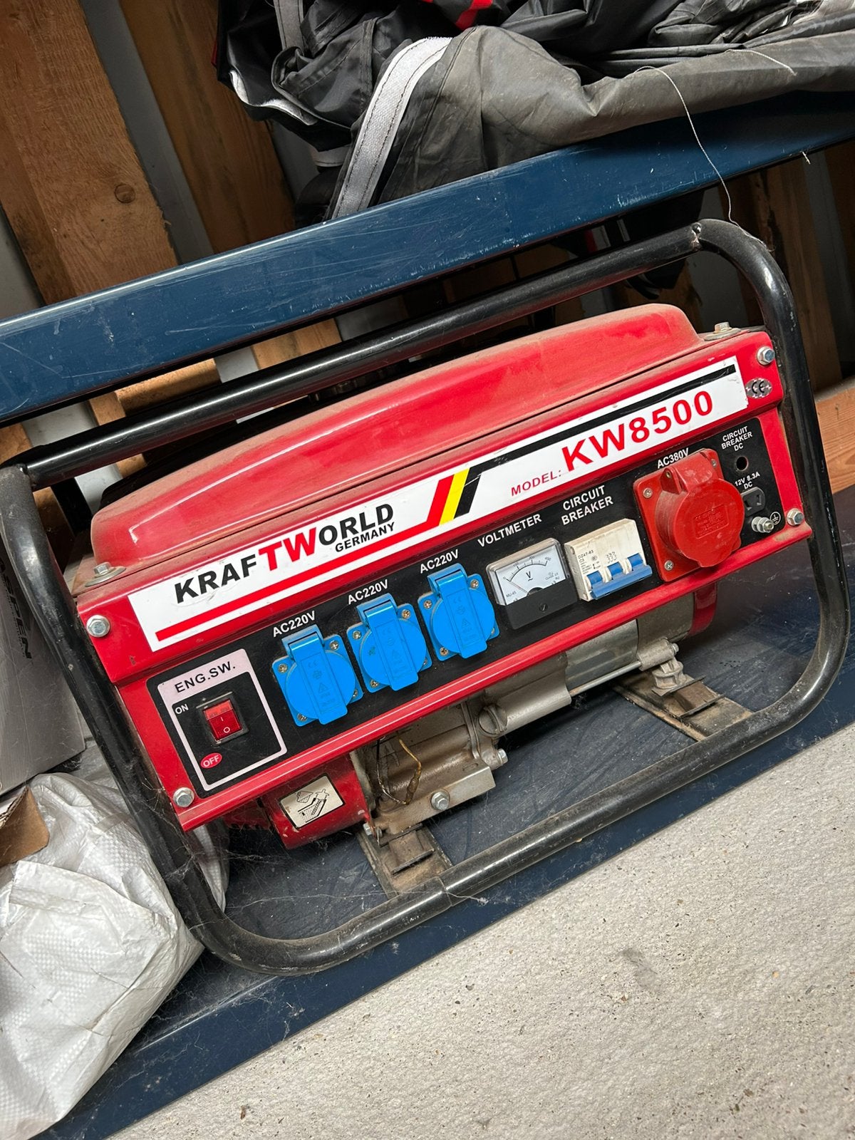 Generator (2 stuks), Doe-het-zelf en Bouw, Aggregaten, Ophalen, Zo goed als nieuw