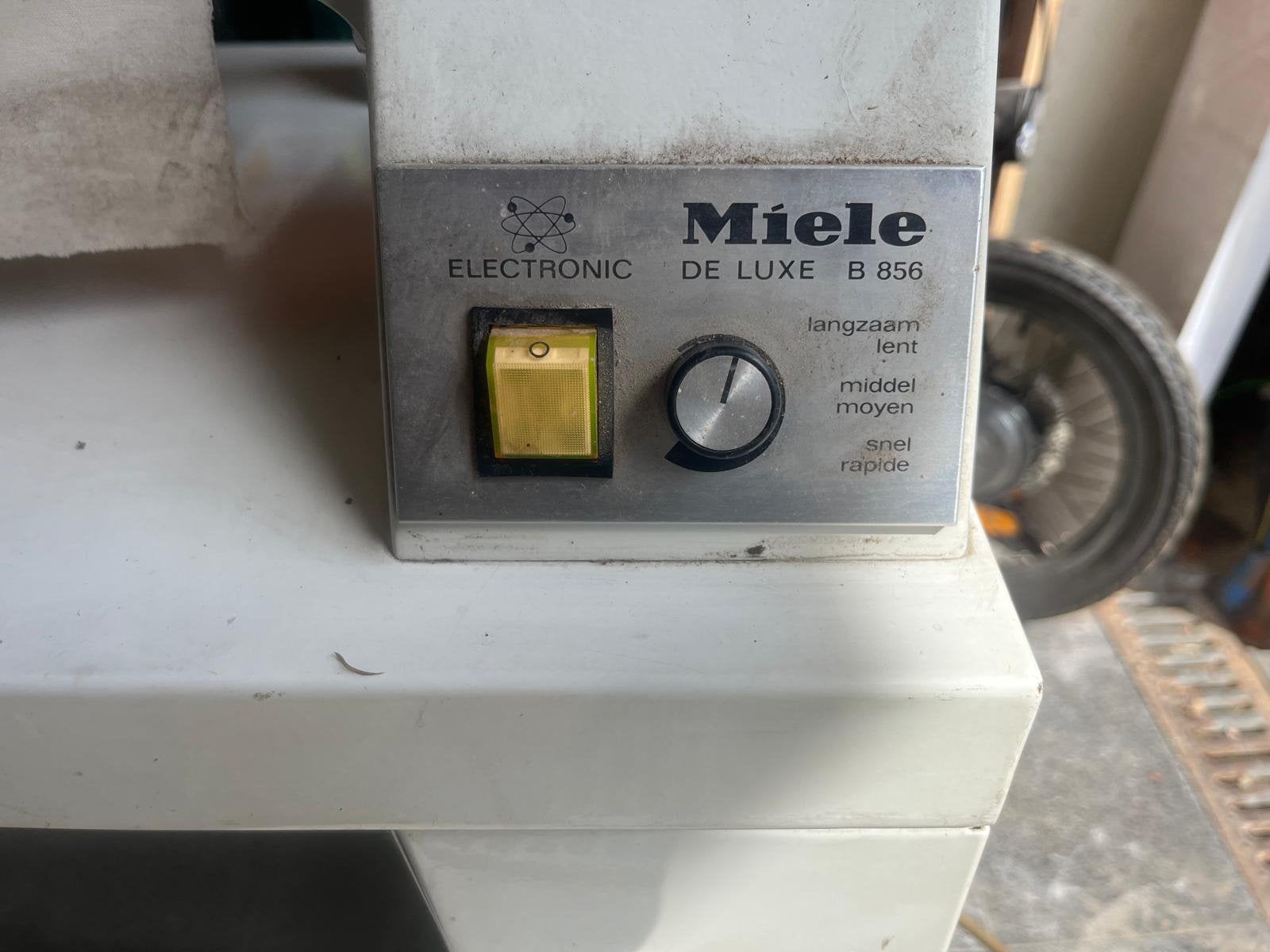 Calendreuse - Miele, Enlèvement