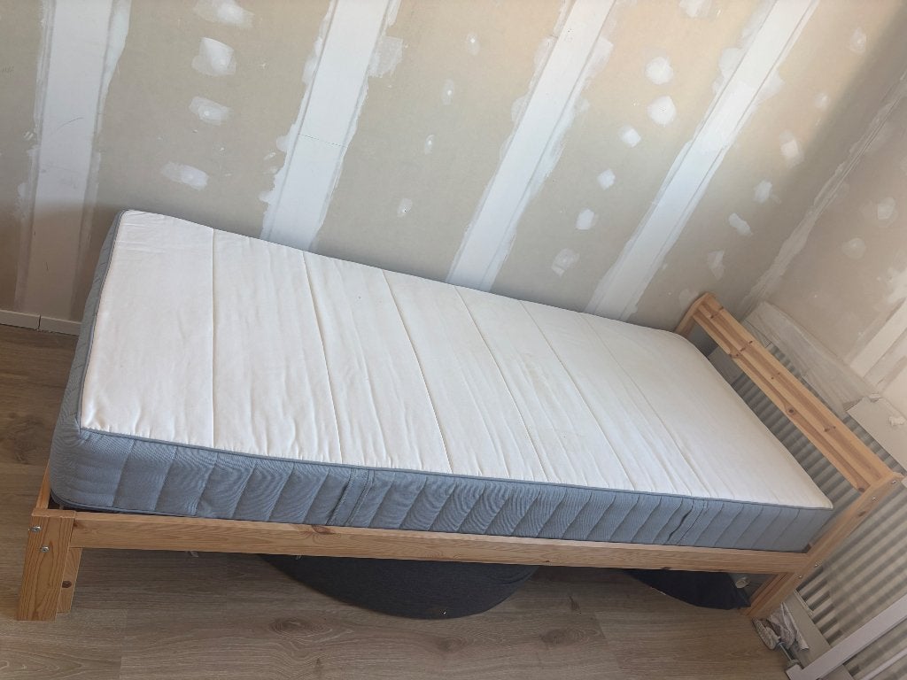 Ikea bed inclusief matras, Ophalen, Zo goed als nieuw, Eenpersoons