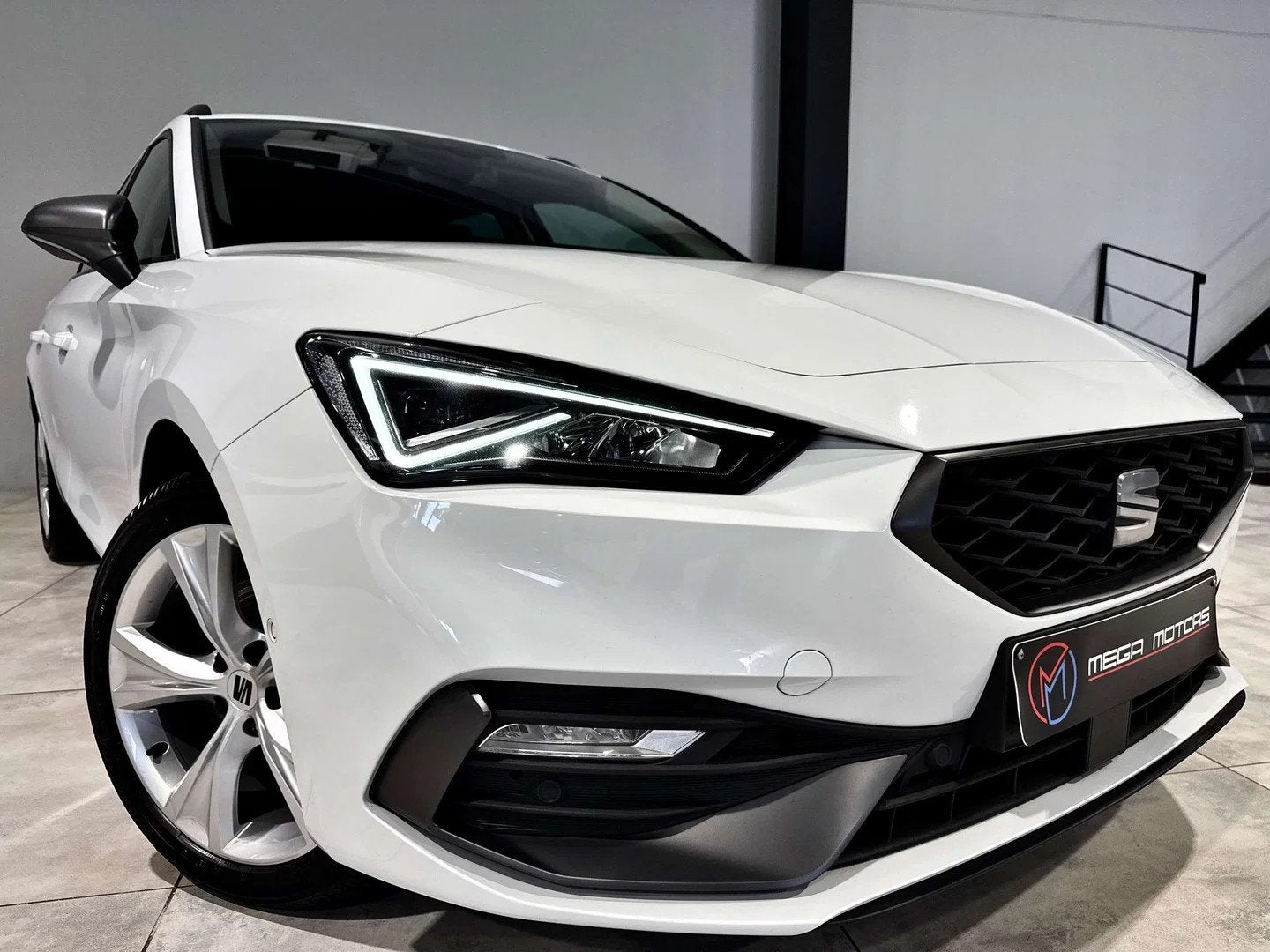 SEAT Leon e-Hybrid FR 1.4 204CV BAUTO+F1 COCKPiT CARPLAY CAM, Auto's, Automaat, Gebruikt, 4 cilinders, 5 deurs