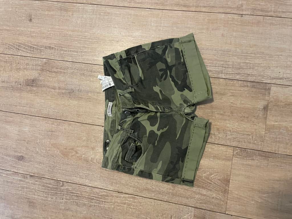Mini short pull&bear militaire, Enlèvement ou Envoi, Neuf