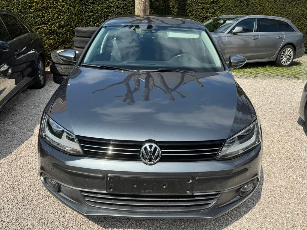 VW Jetta 1.2i benzine - 63000KM-1ste eig-CARPLAY-GARANTIE!, Autos, Achat, 4 portes, Entreprise, Tissu