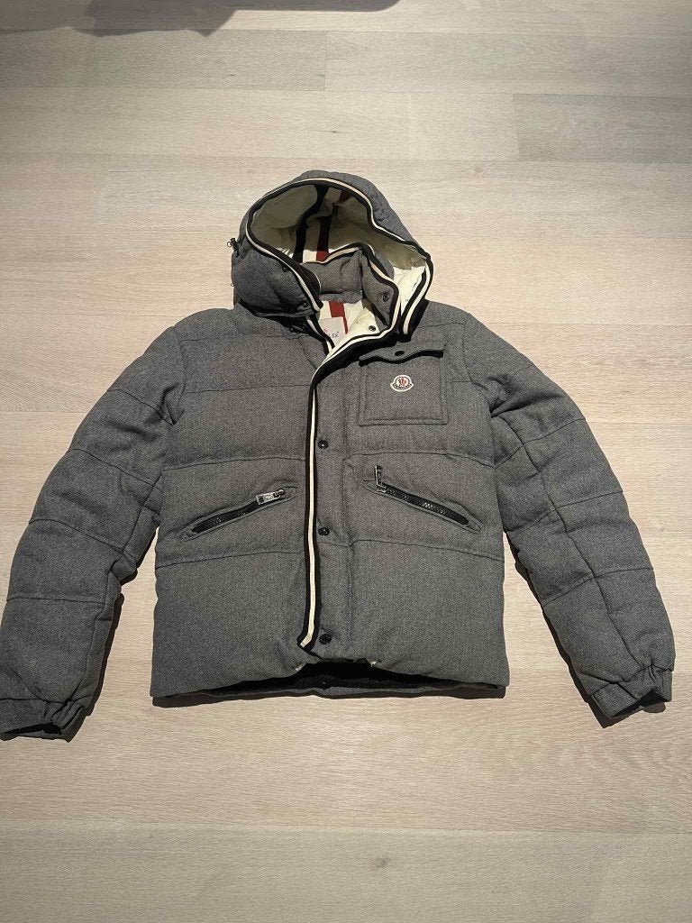MONCLER Wool puffer down jacket, Vêtements | Hommes, Vestes | Hiver, Enlèvement