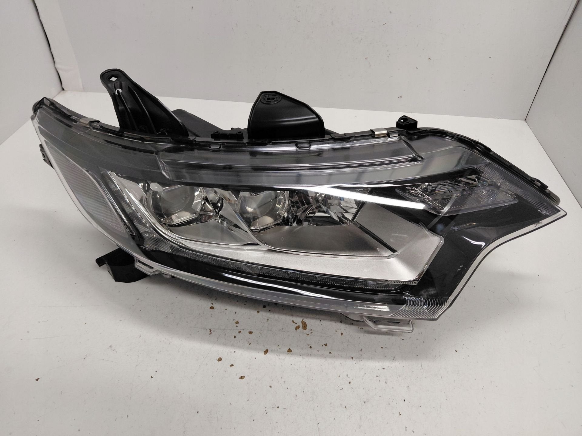 Phare relevable Mitsubishi Outlander III 8301C8-64, Info@mitsubishi-motors.com, Mitsubishi Motors Corporation, Utilisé, Mitsubishi