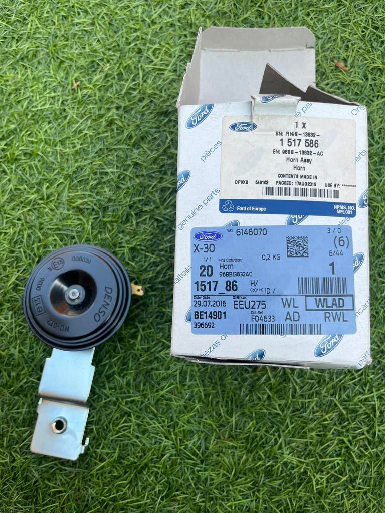 Ford claxonset (Horn Assy)  onderdeelnummer 1517586, Ophalen, Nieuw, Ford