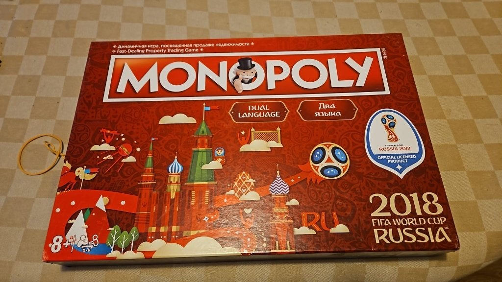 bordspel Monopoly WK 2018 Russia Monopolie Rusland, Hobby en Vrije tijd, Vijf spelers of meer, Ophalen of Verzenden, Zo goed als nieuw