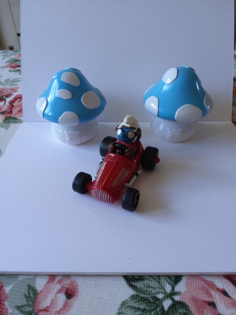 Supersmurf in de raceauto, Verzamelen, Smurfen, Ophalen of Verzenden, Gebruikt, Poppetje, Figuurtje of Knuffel