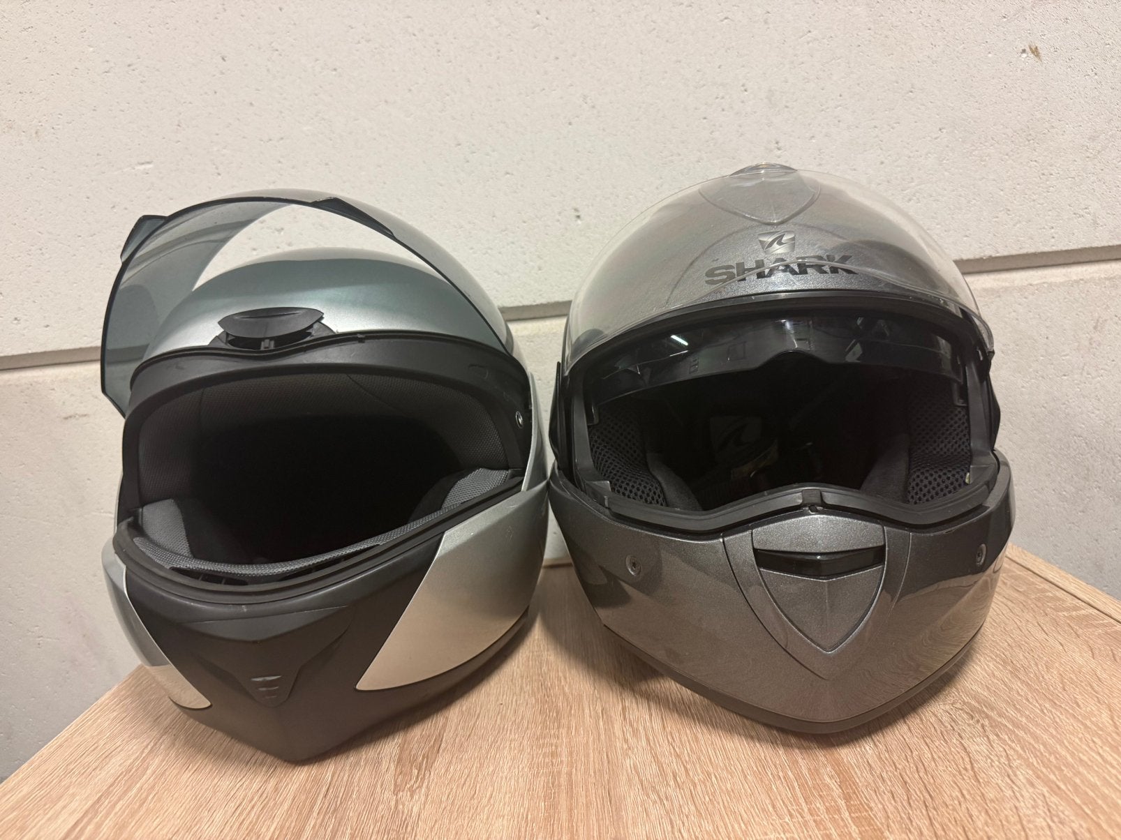 Motorhelmen, Enlèvement, Shark
