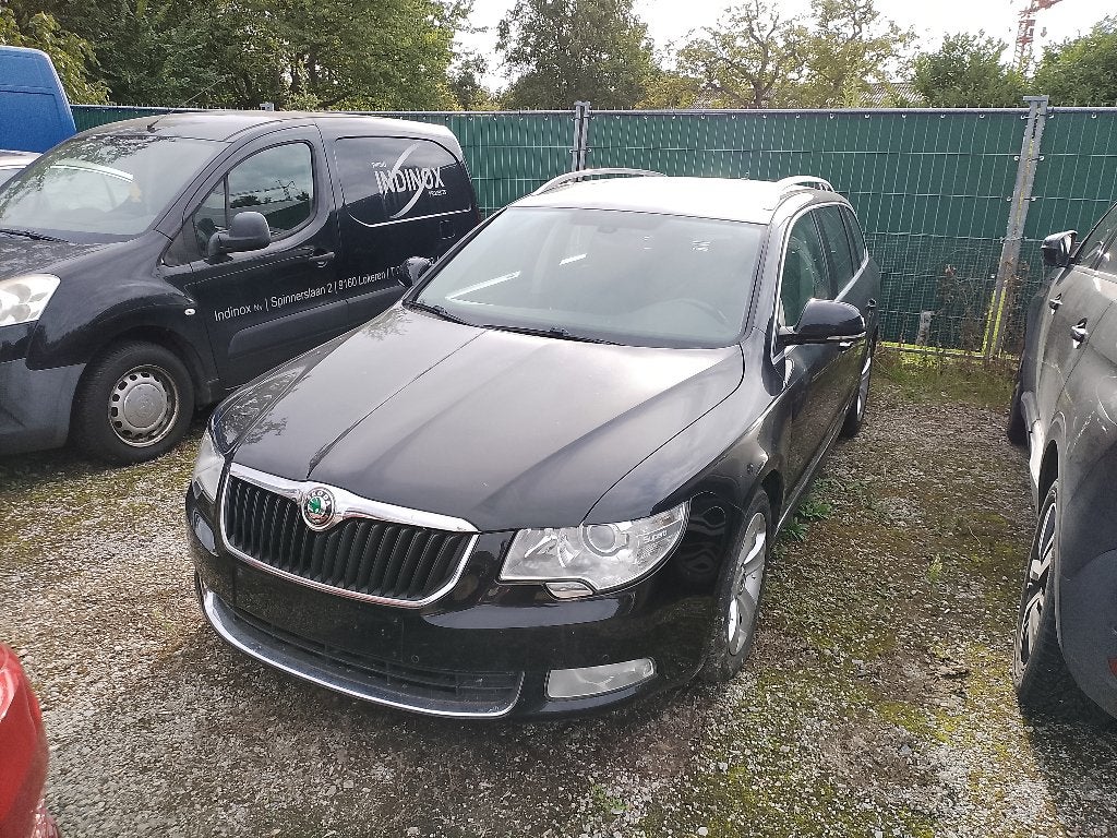 Skoda superb 1.8tfsi 2011 boite automatique, Autos, Euro 5, Achat, Noir, 5 portes