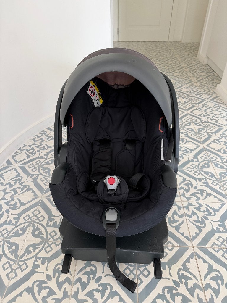 Siège auto - Stokke isofix iZi Go - Groupe 0 (jusqu'à 1 an), Enfants & Bébés, Autres marques, Enlèvement, Utilisé, Isofix