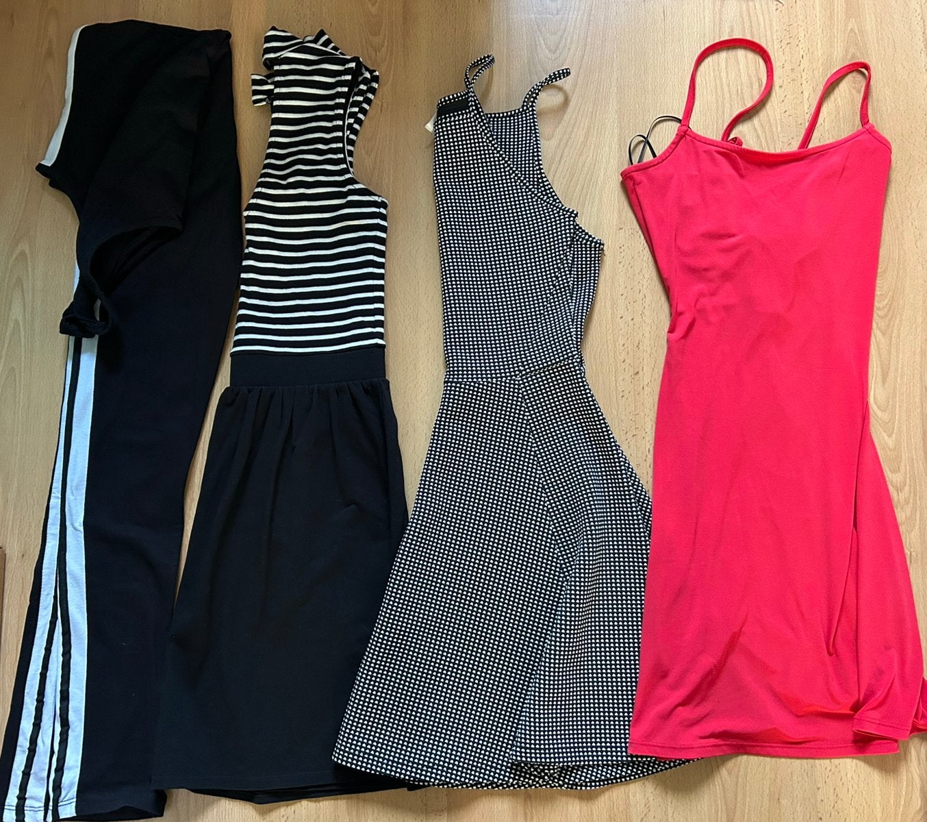 Kleedjes en jumpsuit maat S, Vêtements | Femmes, Packs de vêtements pour femmes, Enlèvement, Comme neuf, Taille 36 (S)