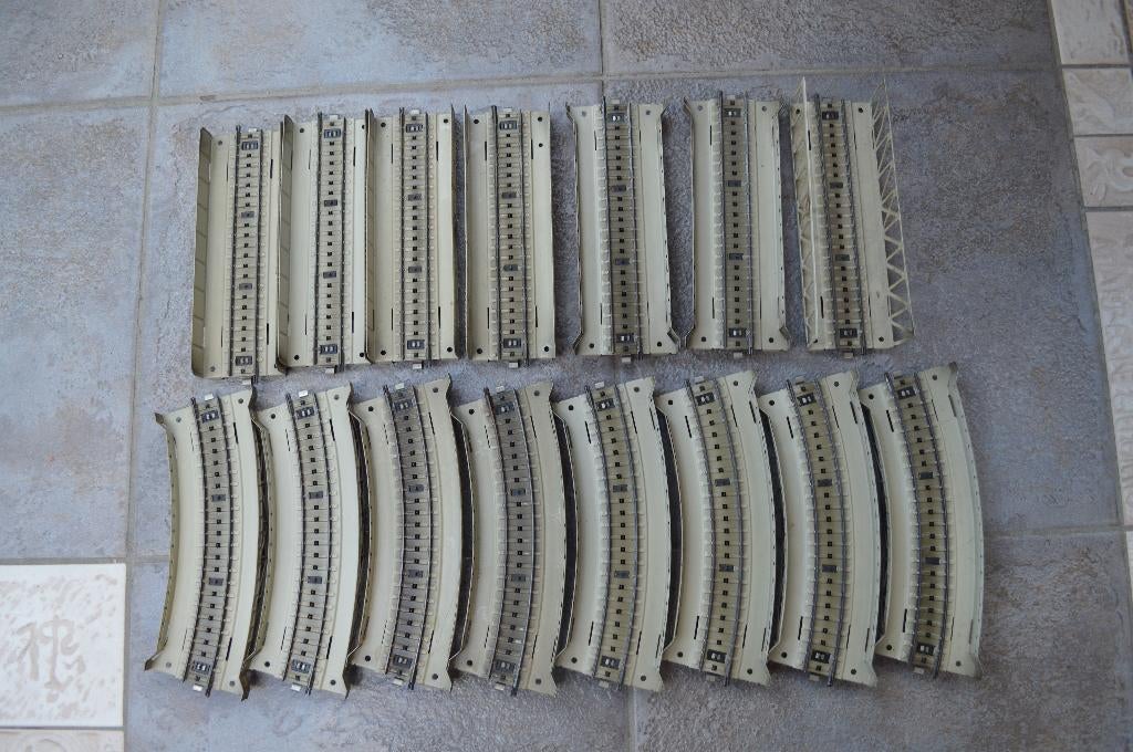 Märklin : set de 15 pièces pour chevalets, Analogique, Enlèvement ou Envoi, Courant alternatif, Utilisé