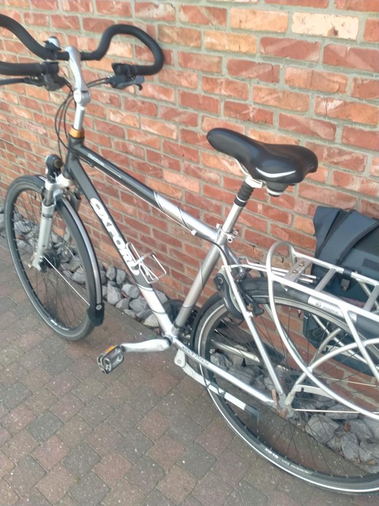 Koersfiets en en toeristen fiets, Ophalen, Zo goed als nieuw