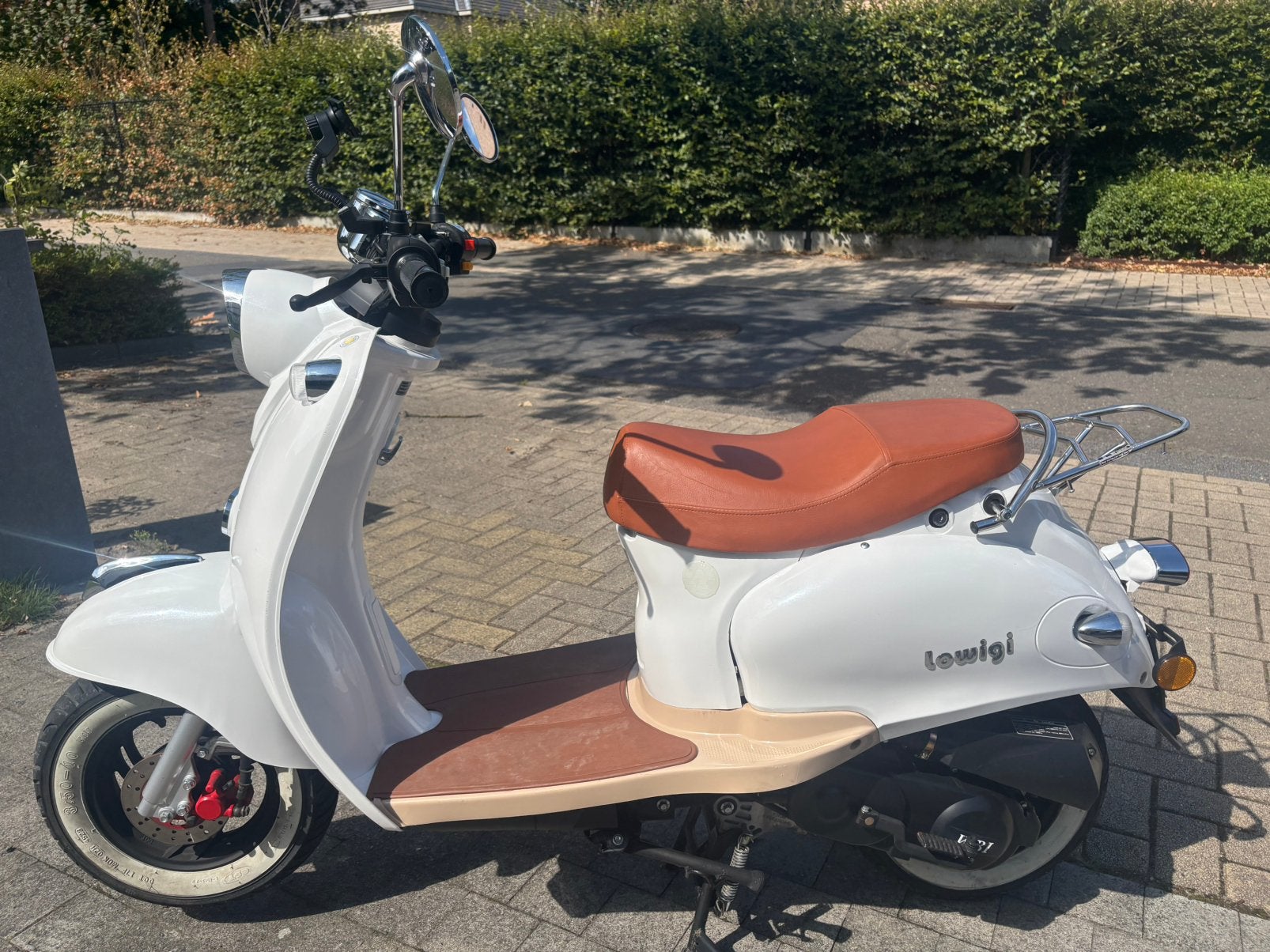 Lowigi Retro Scooter – Parelmoer Wit, Ophalen, 49 cc, Benzine, Klasse B (45 km/u)