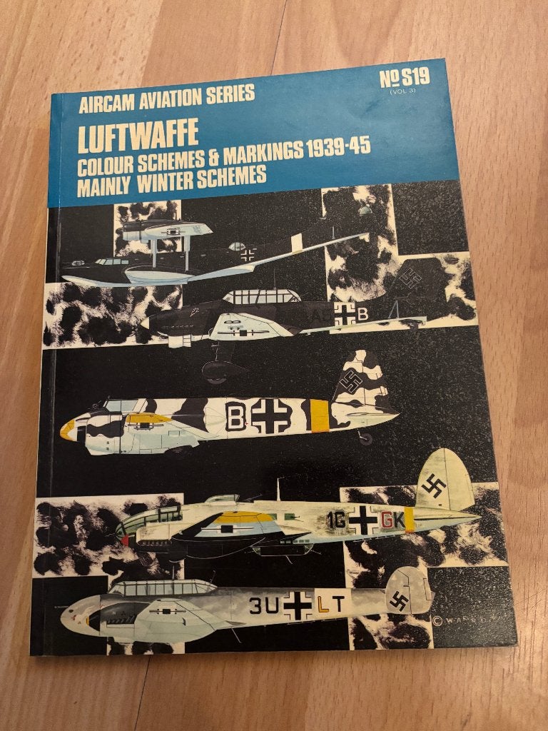 Luftwaffe Colour Schemes & Markings 1939-45 WW2, Boeken, Ophalen of Verzenden, Tweede Wereldoorlog, Gelezen, Luchtmacht