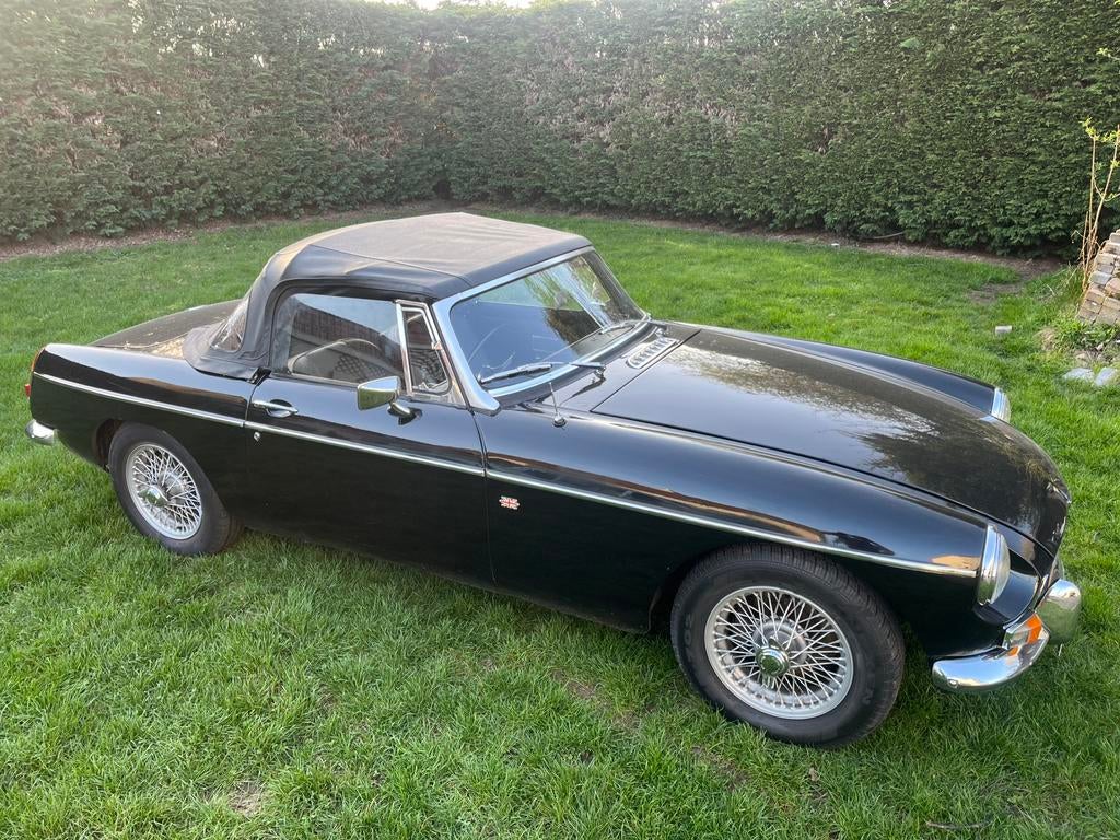 MGb roadster, Autos, Oldtimers & Ancêtres, Particulier, MG, Essence, Cabriolet, 2 portes, Noir, Cuir, Propulsion arrière, Enlèvement