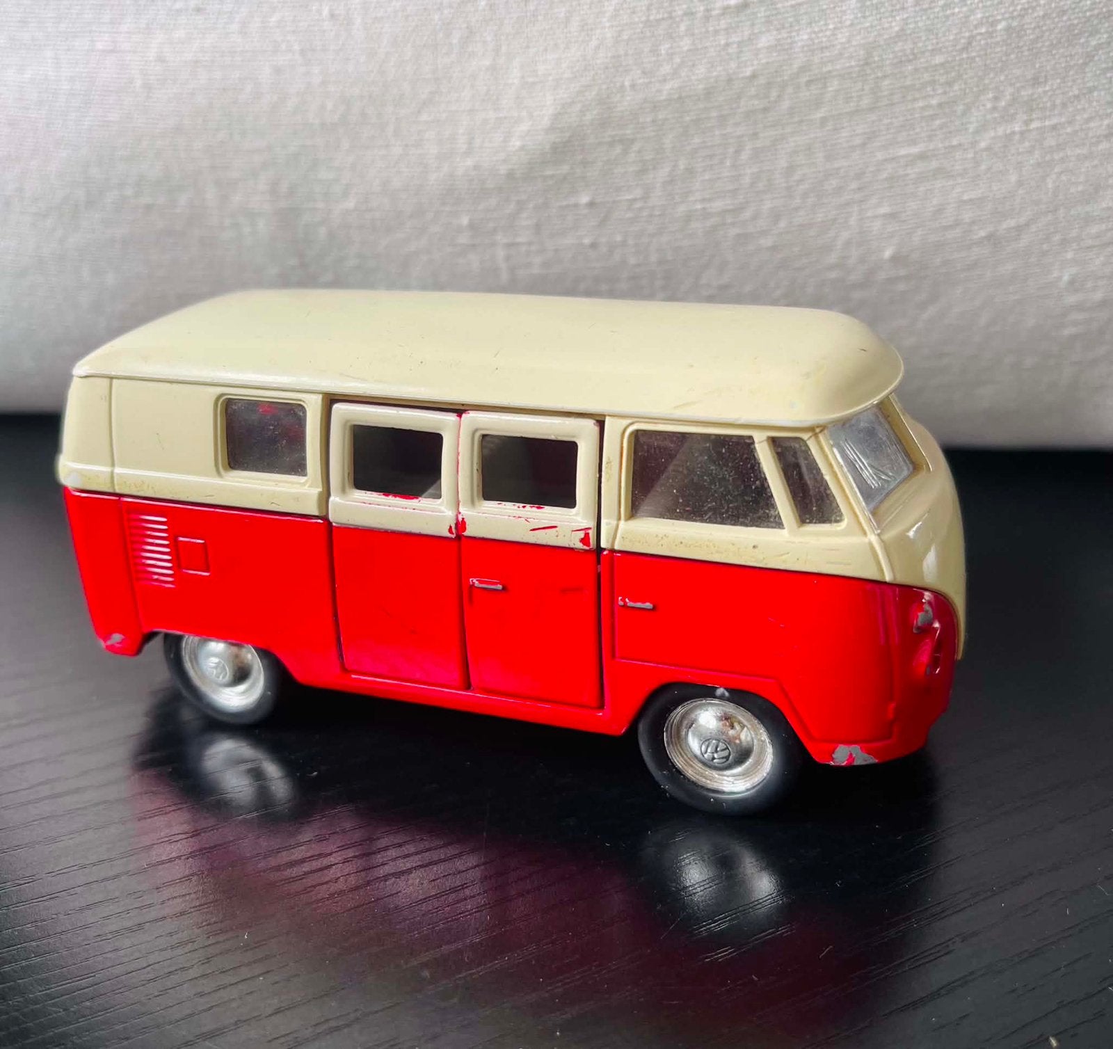 Welly Volkswagen 1963 T1 bus, Ophalen of Verzenden, Gebruikt, Auto