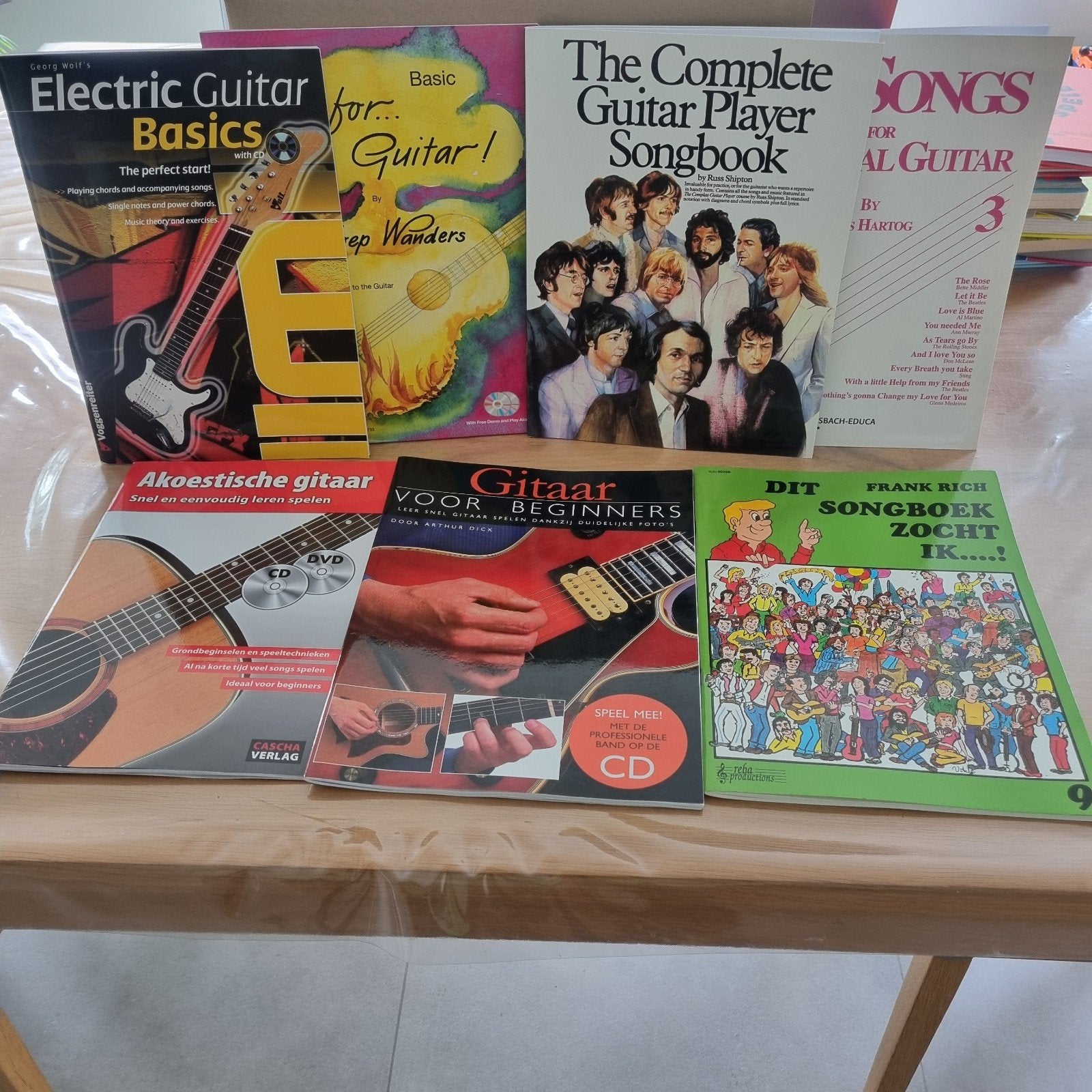 Mooi pakket gitaarboeken voor beginners en songbooks (6 st), Boeken, Ophalen, Zo goed als nieuw
