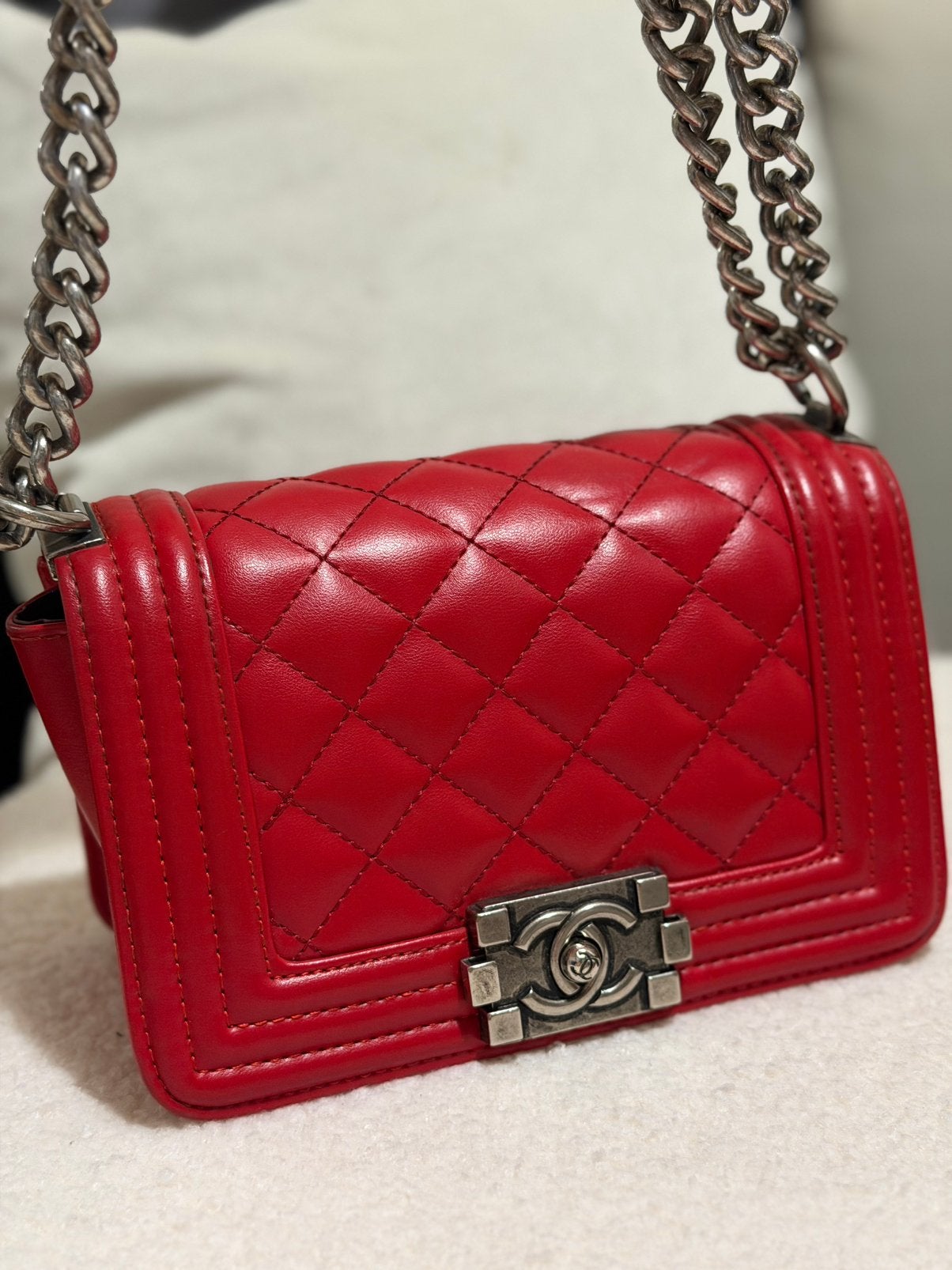Sac rouge Chanel, Enlèvement ou Envoi, Comme neuf, Rouge, Sac à main